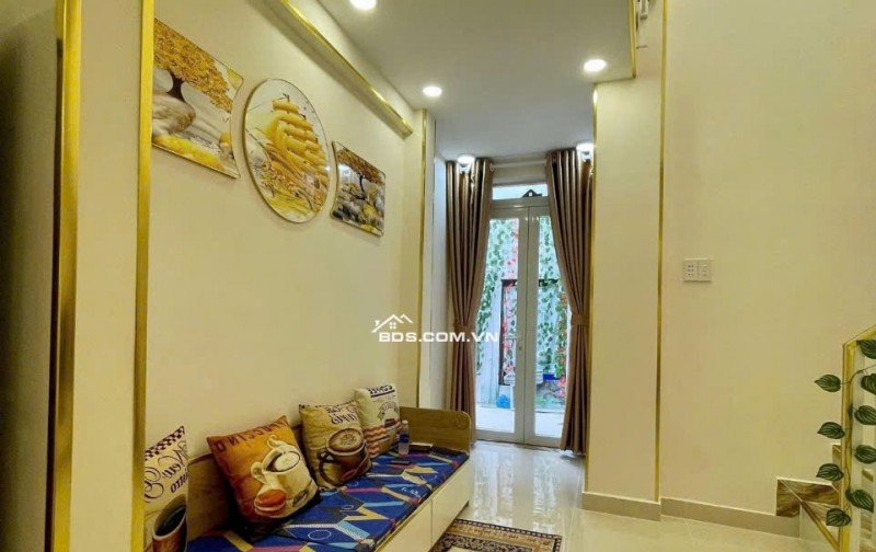 Biệt Thự Mini Đẹp Lung Linh CMT8 Ngay Bảy Hiền P.5 Tân Bình 30m2 2 Tầng 3PN. Chỉ 4.1 tỷ
